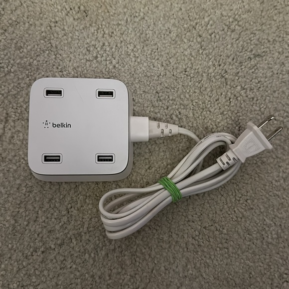 belkin Other - Belkin Family Rockstar 4-Port USB Charger, White